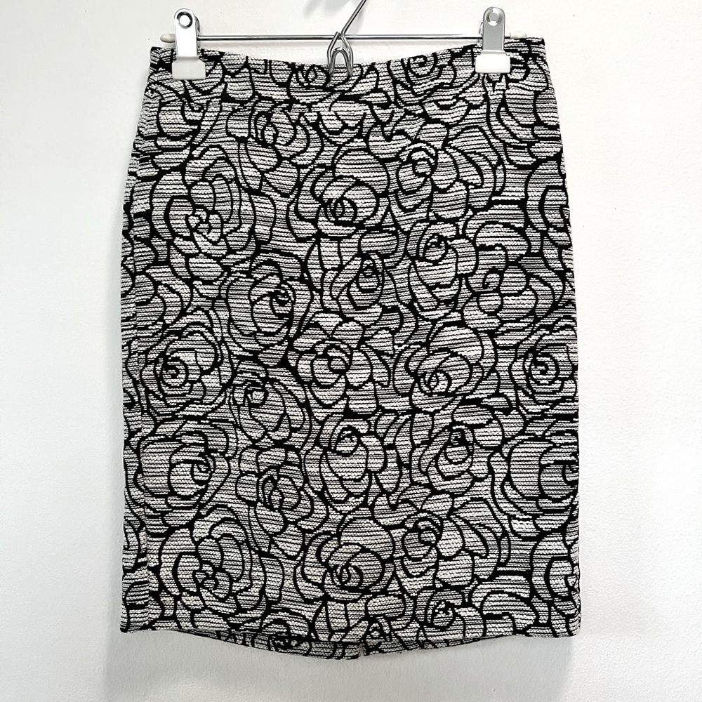 Ann Taylor Floral Pencil Skirt / Size 2
